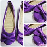 Sapatilha laço roxo.